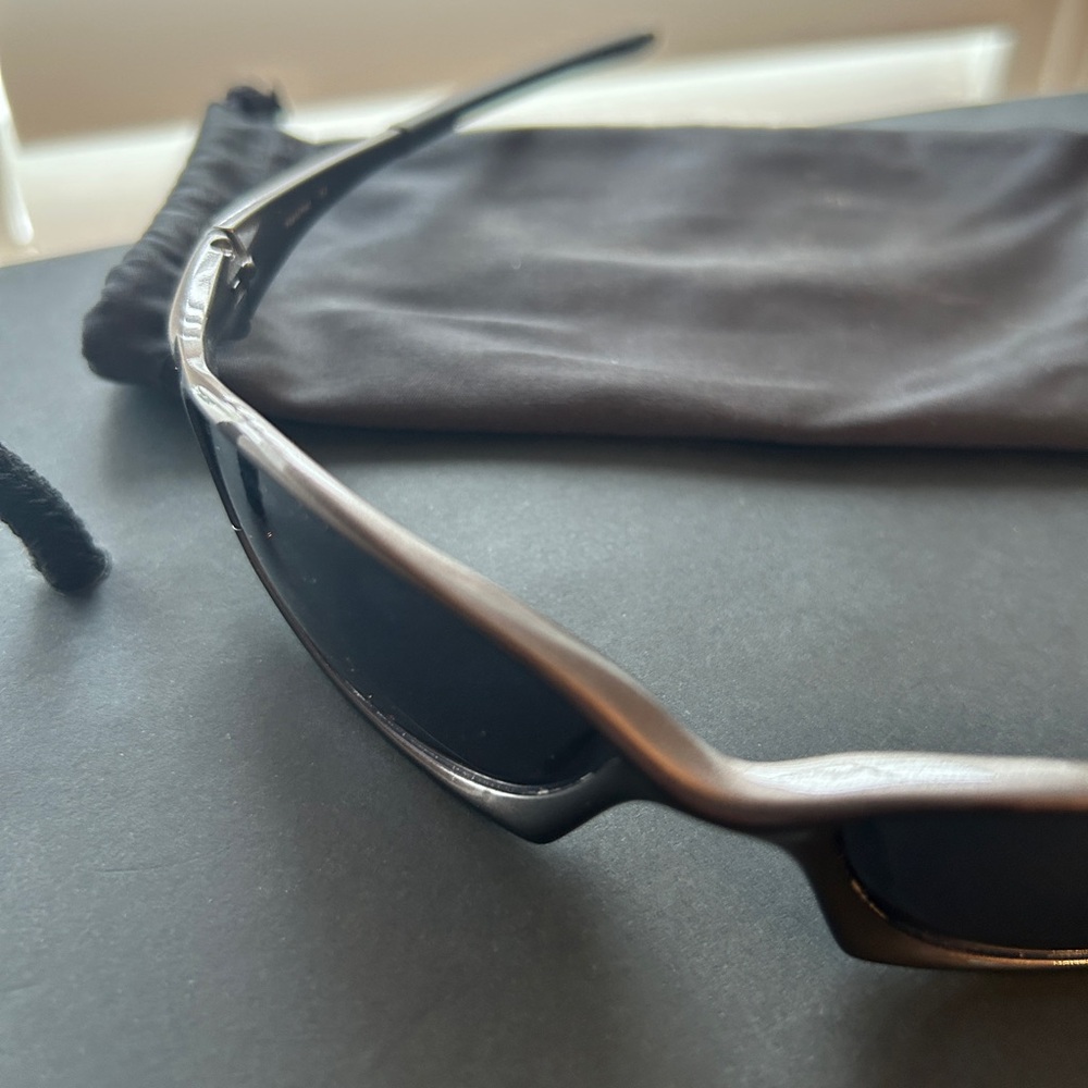 Oakley Hatchet Carbon Frame w/ Polarized Black lense - Vintage - PreOwned - Picture 7 of 15